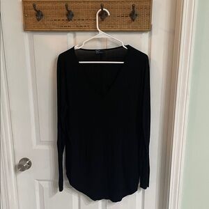 GAP Classic Black Long Sleeve V-Neck Tee